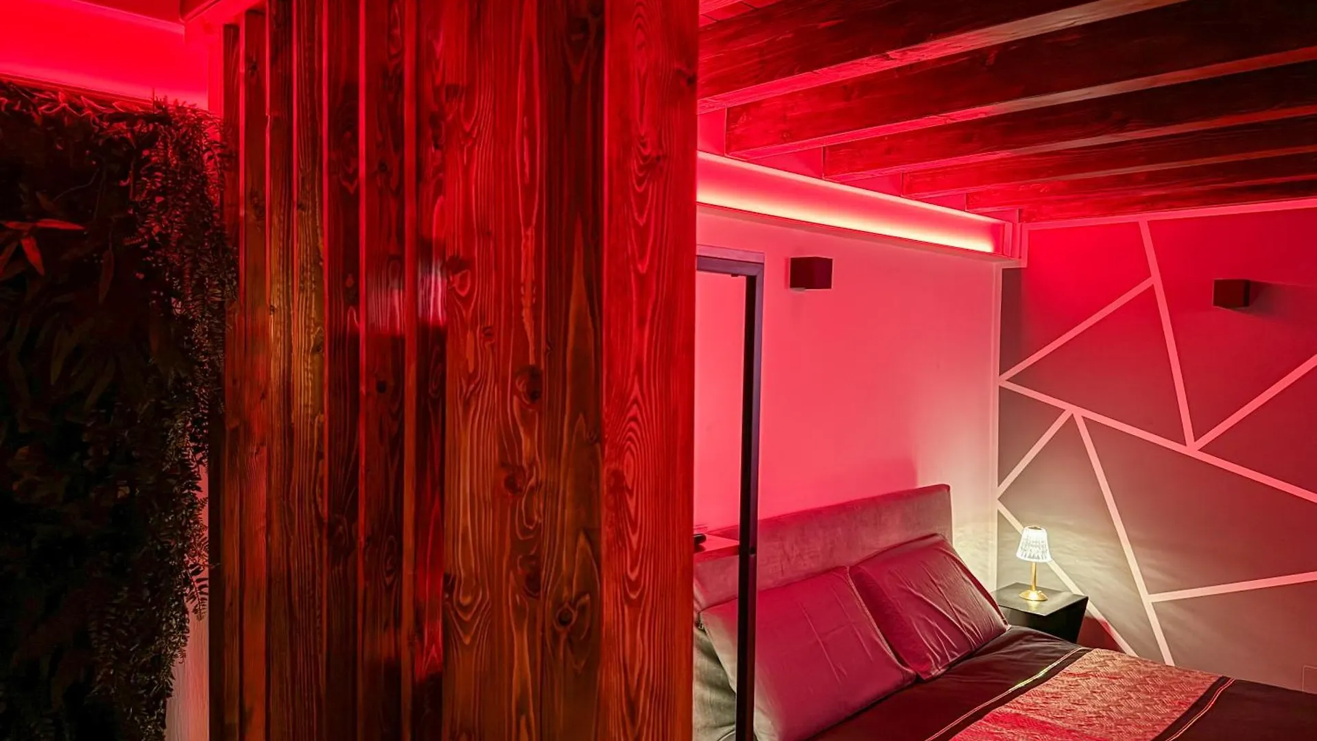 Rouge Suite & Spa Palermo Centro 0*,  Italia