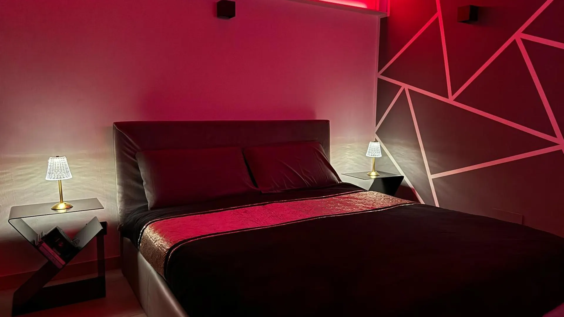 Appartamento Rouge Suite & Spa Palermo Centro Italia