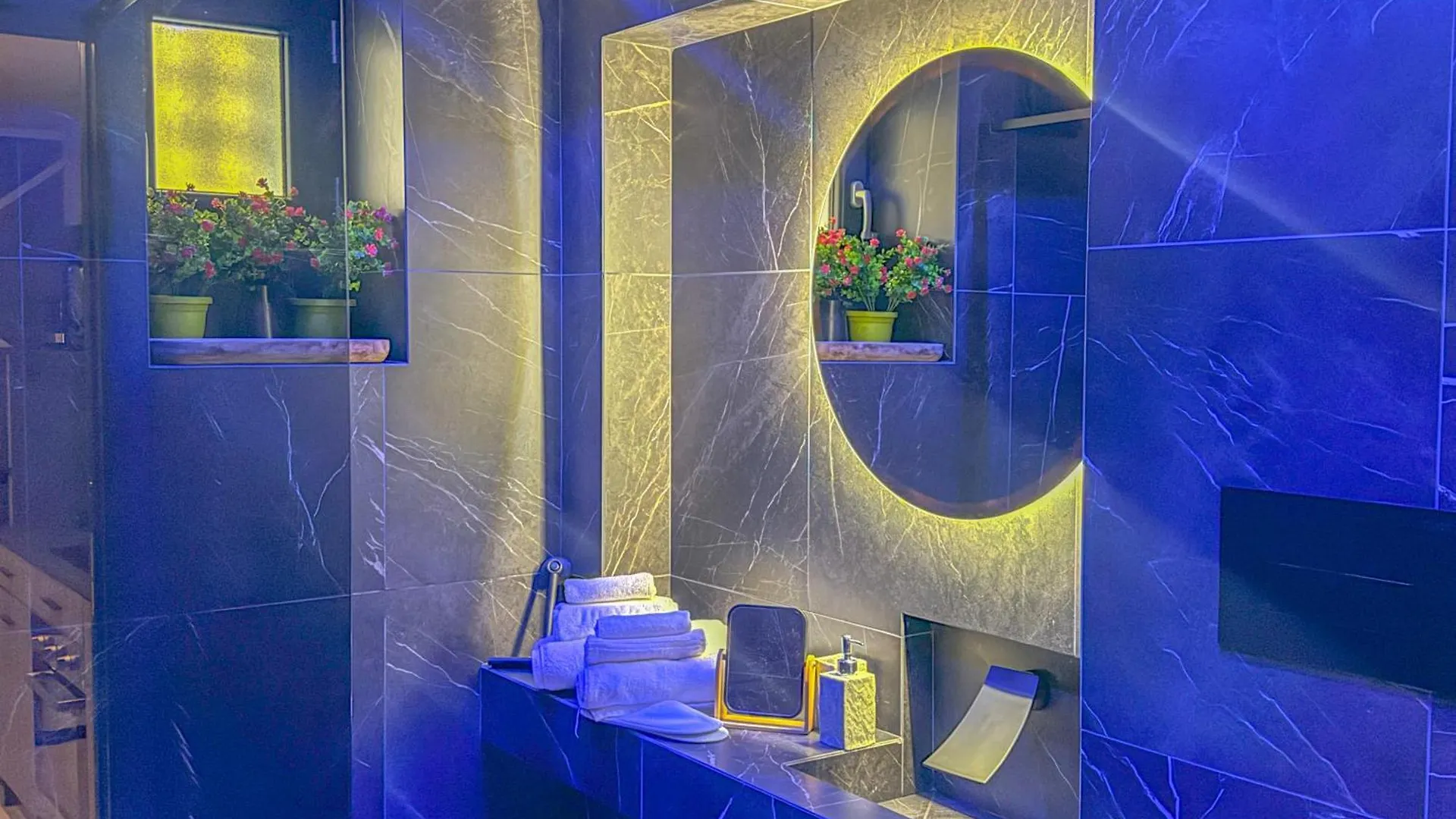 Appartamento Rouge Suite & Spa Palermo Centro Italia